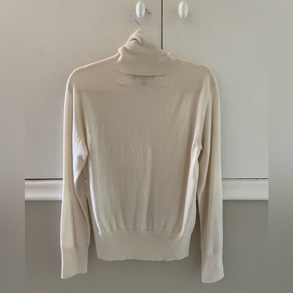 SOLD Banana Republic Merino Wool Turtleneck - Picture 3 of 3